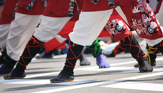 エアー地下足袋が活躍する代表的な夏まつり「よさこい祭り」